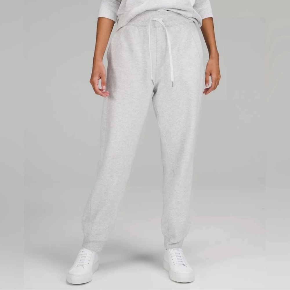Lululemon Scuba High-Rise Relaxed Jogger Full Length - size 4